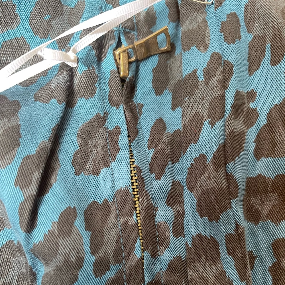 NWT Young, Fabulous and Broke Teal Leopard Elastic Leg and Waist Zip Pocket Pant - Picture 3 of 8